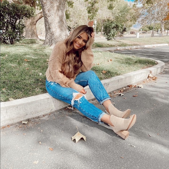 Steve Madden Cedar Cut Out Ankle Boots 